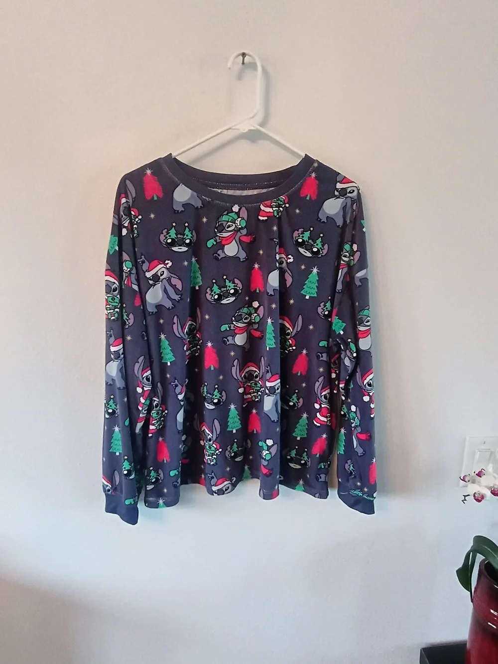 Disney Stitch Christmas Pajama Set XL 16-18 Holiday Lounge Sleepwear Cozy Eomen - Picture 2 of 11